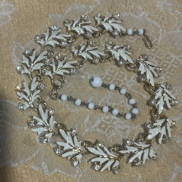 CORO PEGASUS Cream Enamel Gold Leaf Rhinestone Choker NECKLACE - Picture 6 of 11